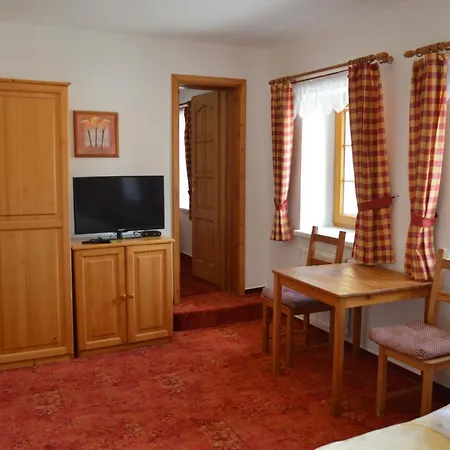 Pensión U Kostela Frymburk
