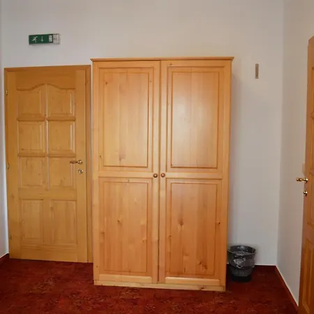 U Kostela