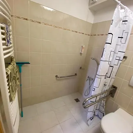 U Kostela Konukevi 3*