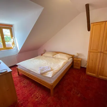 U Kostela Konukevi 3*