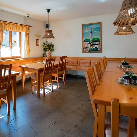 U Kostela * Frymburk
