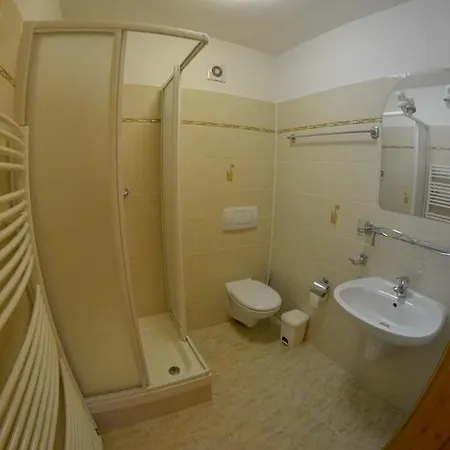 U Kostela Konukevi 3*