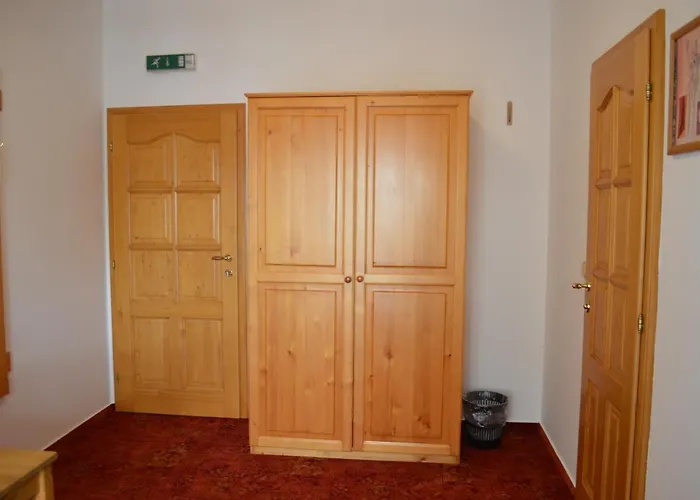 U Kostela